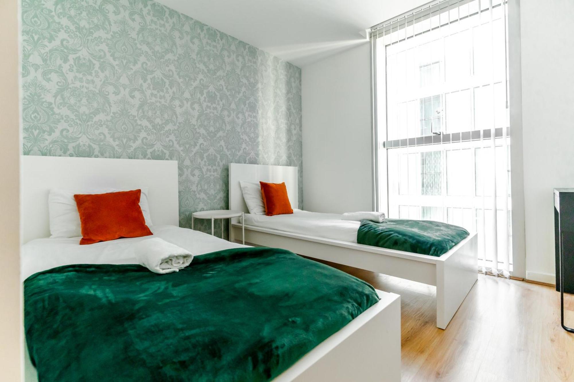 Luxury Two Bed -the Hub Apartment Milton Keynes